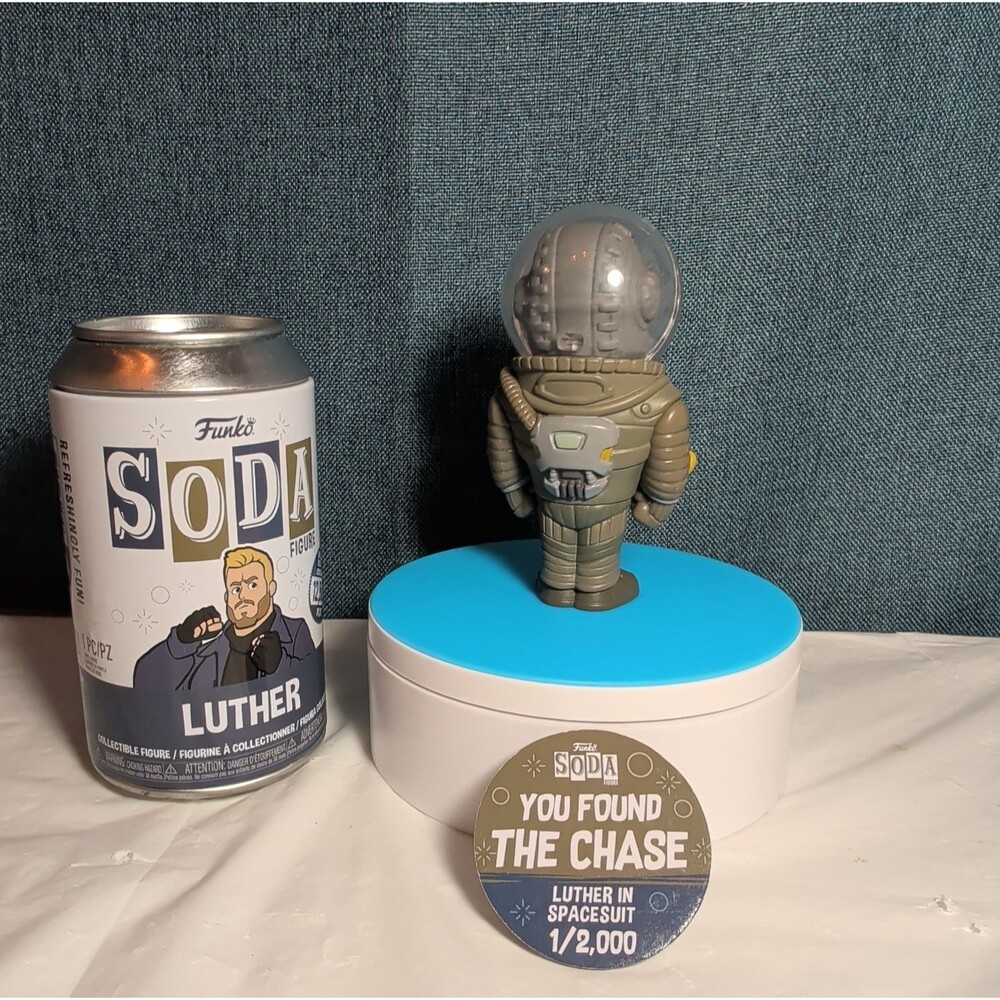 Funko Soda Luther Spacesuit Chase Vinyl Figure 1/2000 - Picture 16 of 16